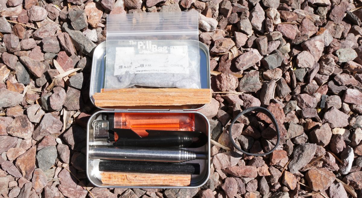 Fire starting kit in Altiods tin