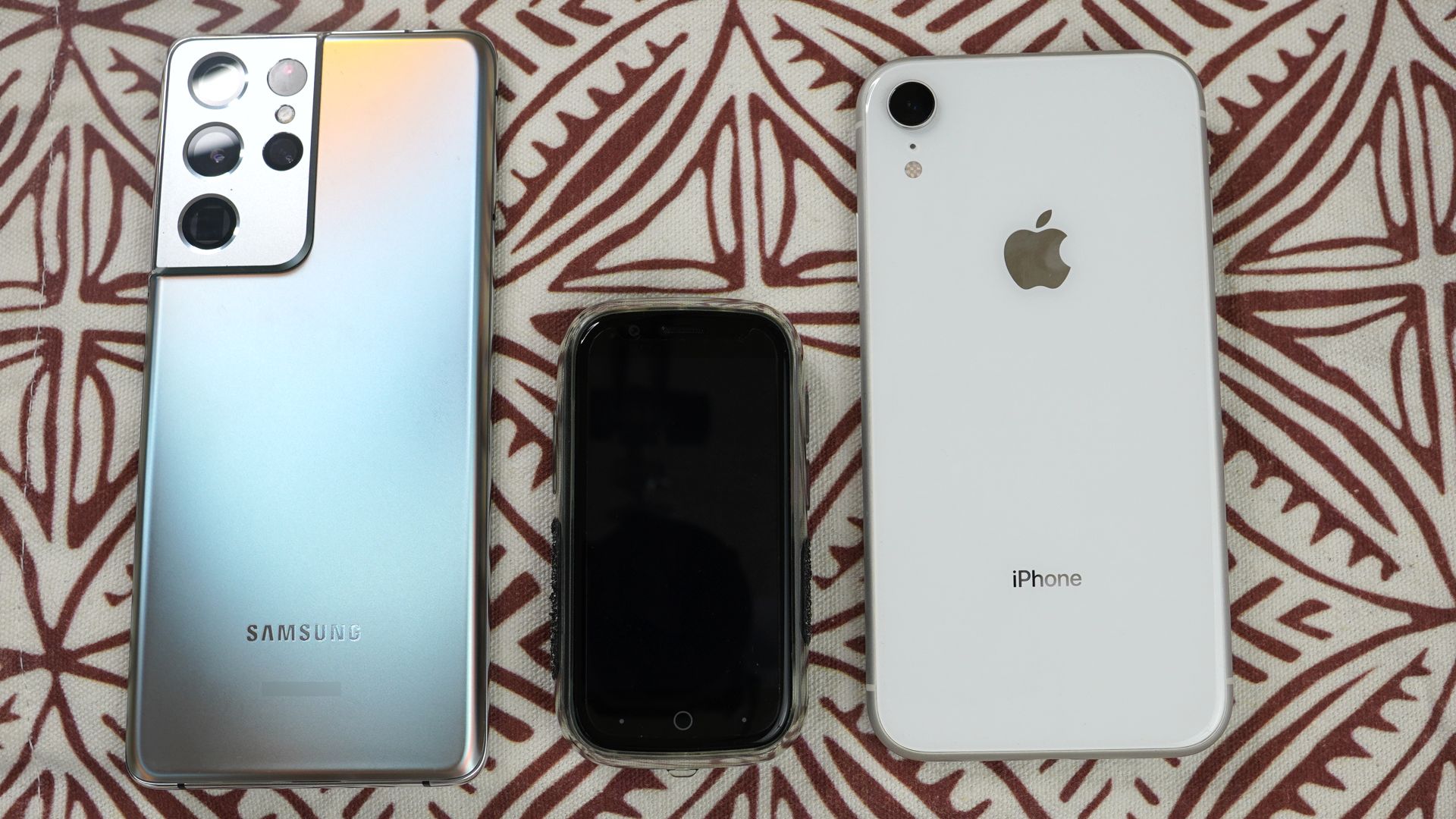 Unihertz Jelly Star, Apple iPhone and Samsung Galaxy S21 Ultra